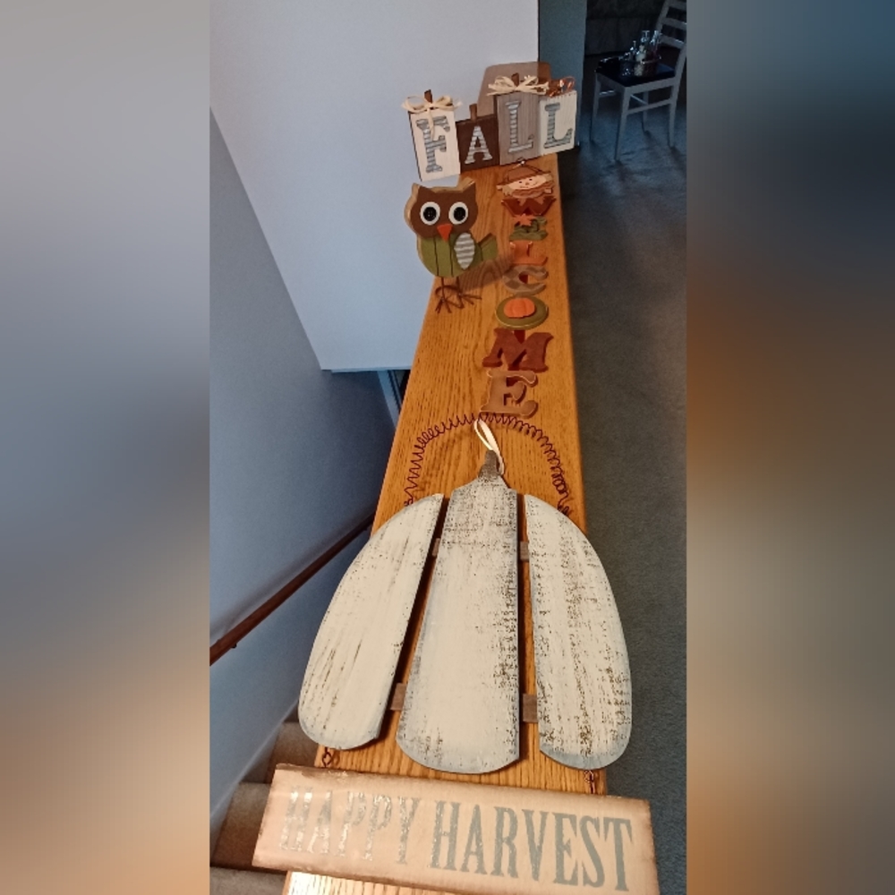 EUC 4 Piece Fall Decor Bundle